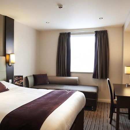 Premier Inn London Greenford Dış mekan fotoğraf