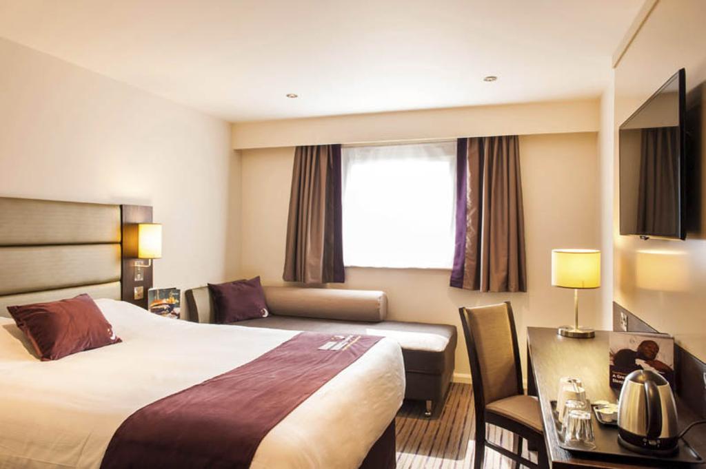 Premier Inn London Greenford Oda fotoğraf