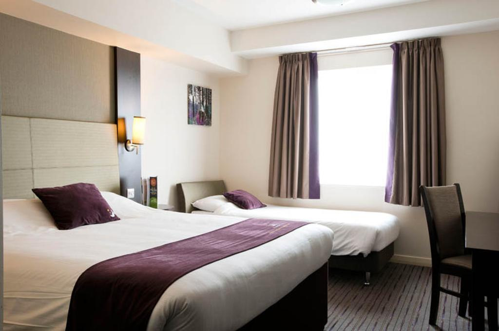 Premier Inn London Greenford Oda fotoğraf